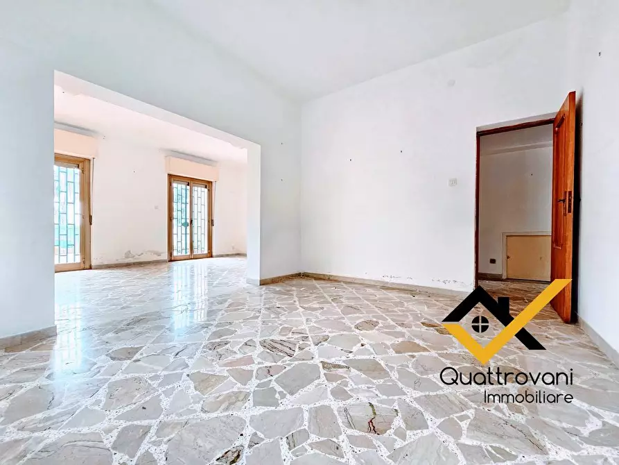 Immagine 11 di Villa in vendita  in Via Peschiera a Catania