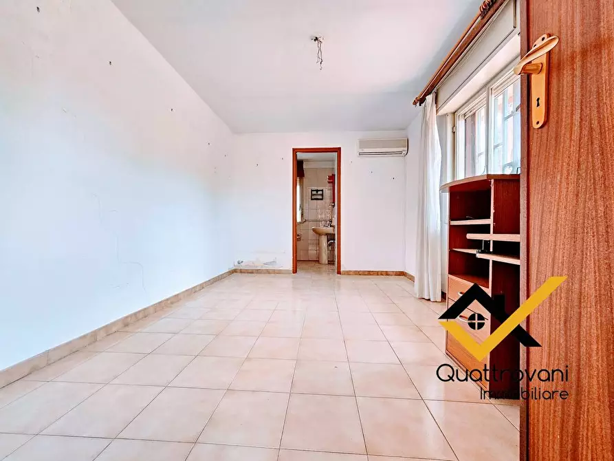 Immagine 26 di Villa in vendita  in Via Peschiera a Catania