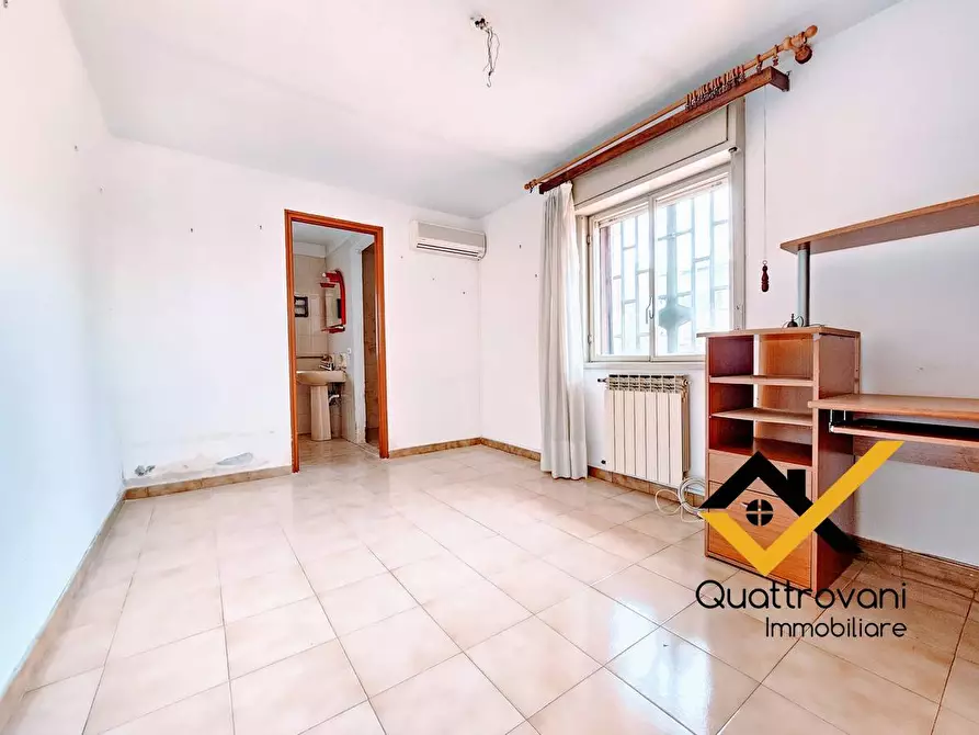 Immagine 27 di Villa in vendita  in Via Peschiera a Catania