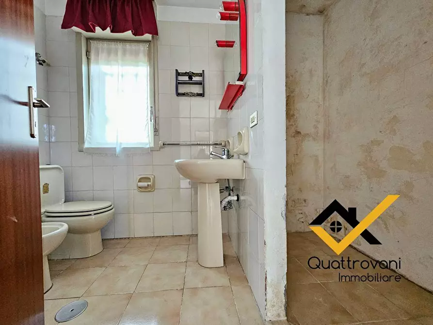 Immagine 28 di Villa in vendita  in Via Peschiera a Catania