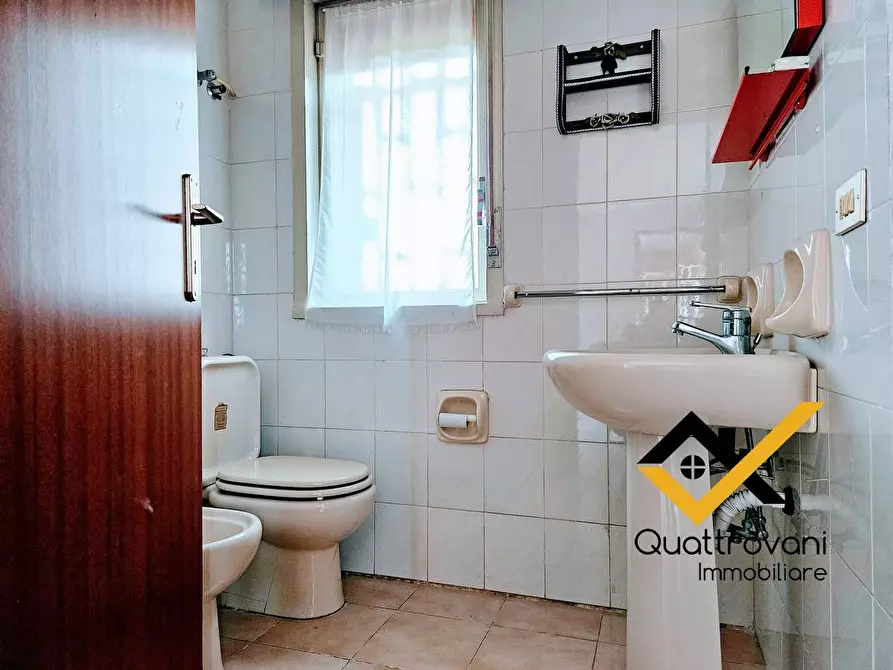 Immagine 29 di Villa in vendita  in Via Peschiera a Catania