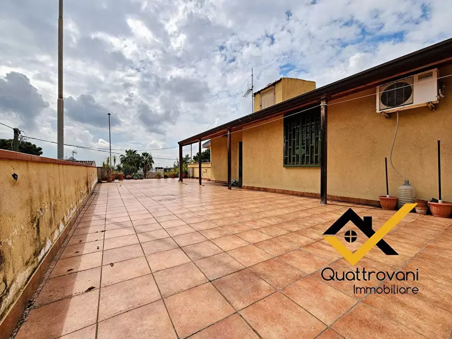 Immagine 33 di Villa in vendita  in Via Peschiera a Catania