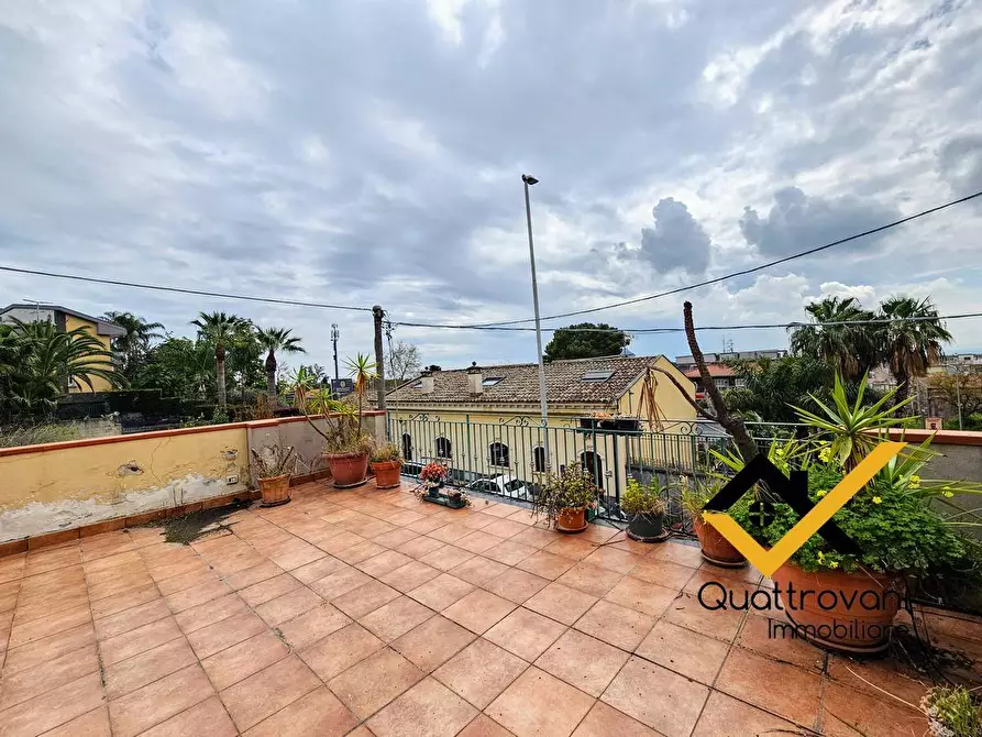 Immagine 35 di Villa in vendita  in Via Peschiera a Catania