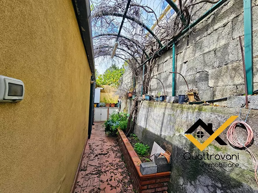 Immagine 36 di Villa in vendita  in Via Peschiera a Catania