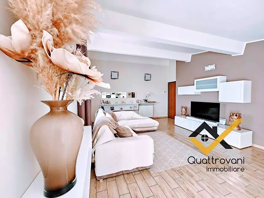 Immagine 1 di Appartamento in vendita  in Via Roma a Tremestieri Etneo