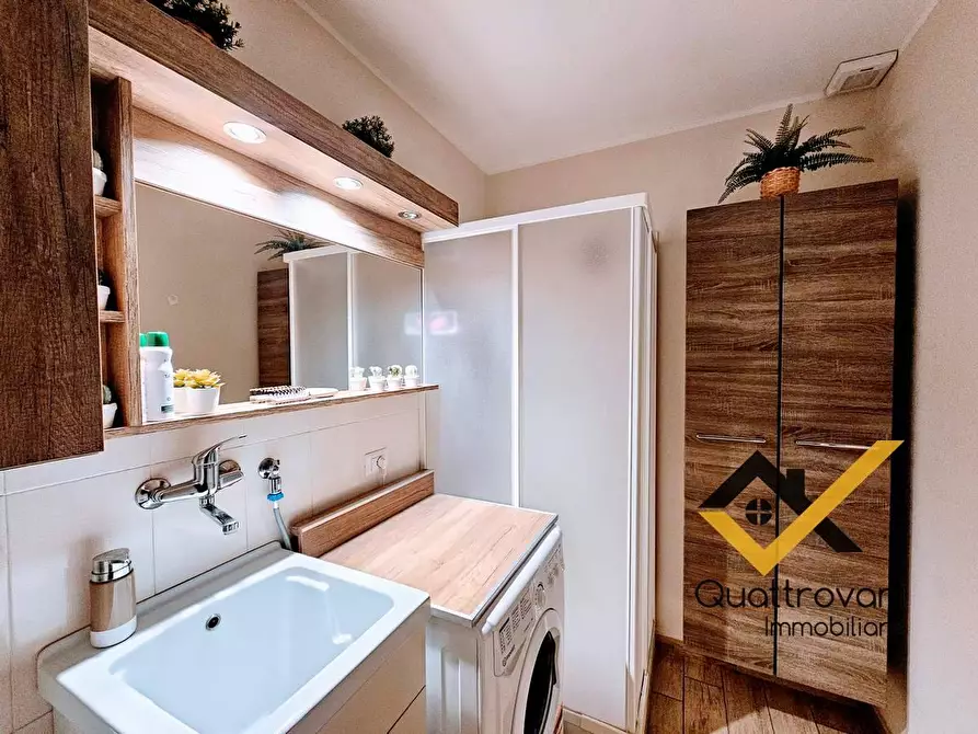 Immagine 22 di Appartamento in vendita  in Via Roma a Tremestieri Etneo