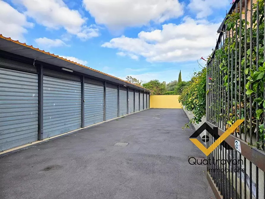 Immagine 30 di Appartamento in vendita  in Via Roma a Tremestieri Etneo