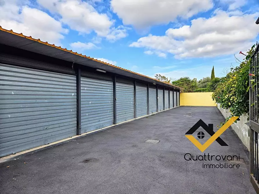 Immagine 31 di Appartamento in vendita  in Via Roma a Tremestieri Etneo