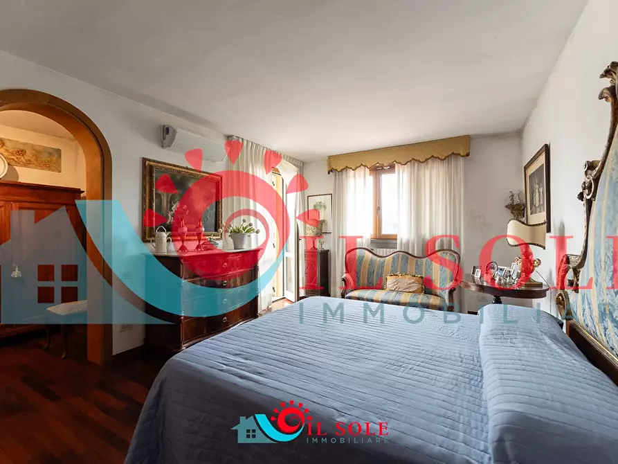 Immagine 52 di Villa in vendita  a Pisa