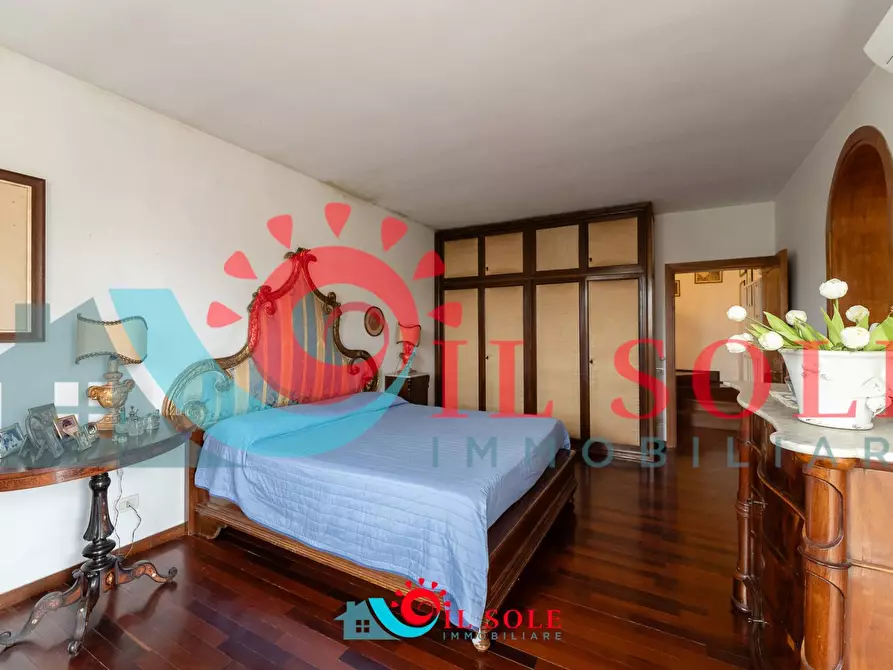 Immagine 53 di Villa in vendita  a Pisa