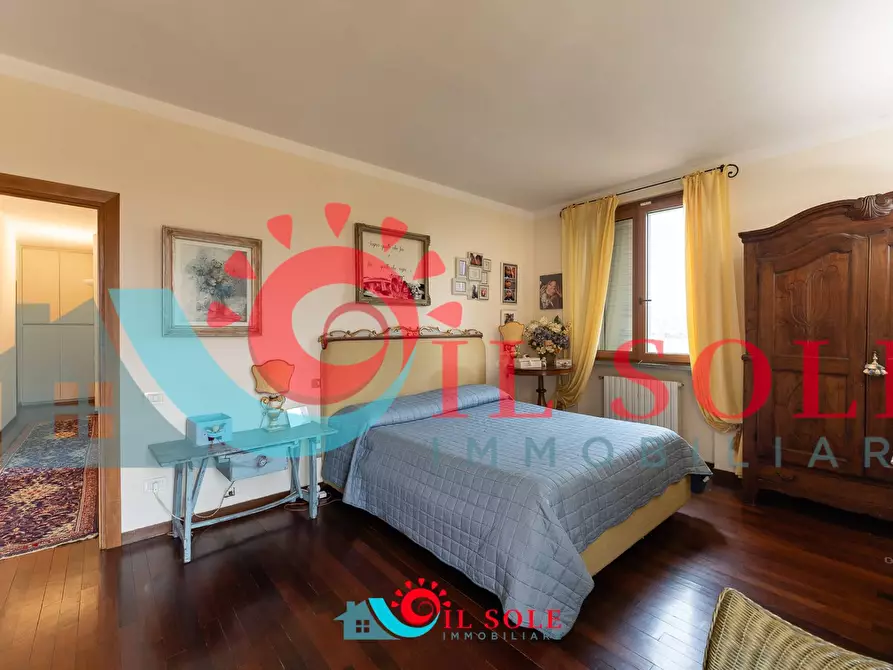 Immagine 48 di Villa in vendita  a Pisa