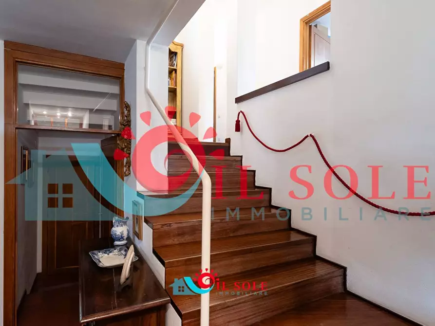 Immagine 38 di Villa in vendita  a Pisa