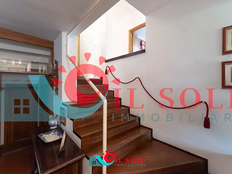 Immagine 37 di Villa in vendita  a Pisa