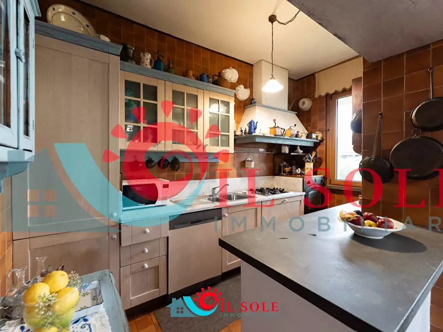 Immagine 25 di Villa in vendita  a Pisa