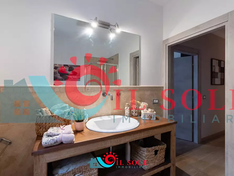 Immagine 80 di Villa in vendita  a Pisa