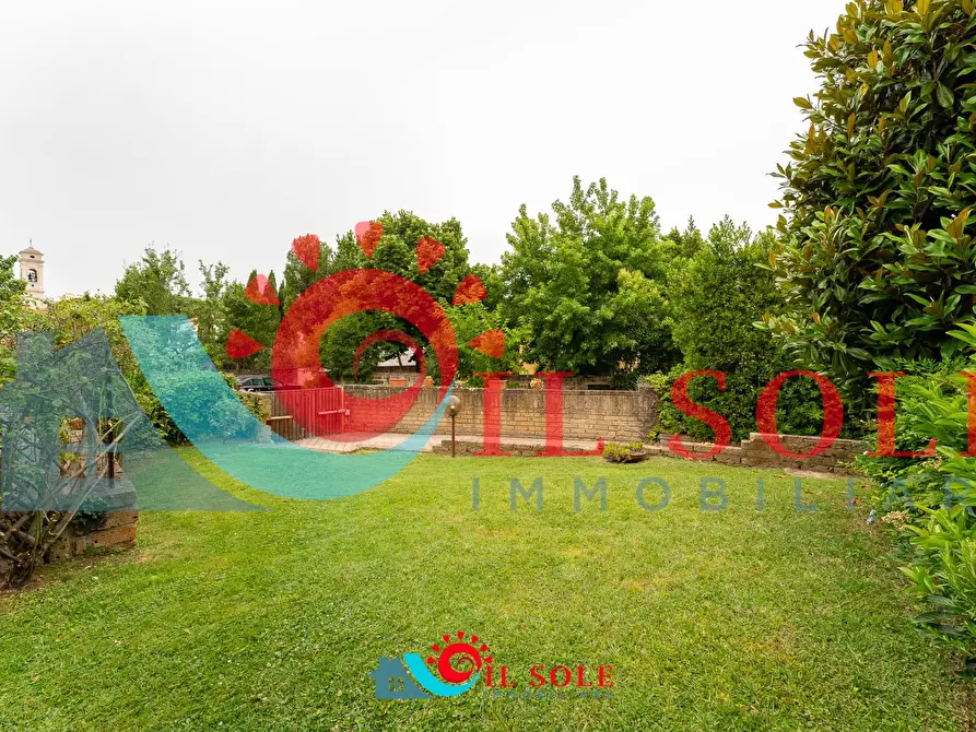 Immagine 4 di Villa in vendita  a Pisa