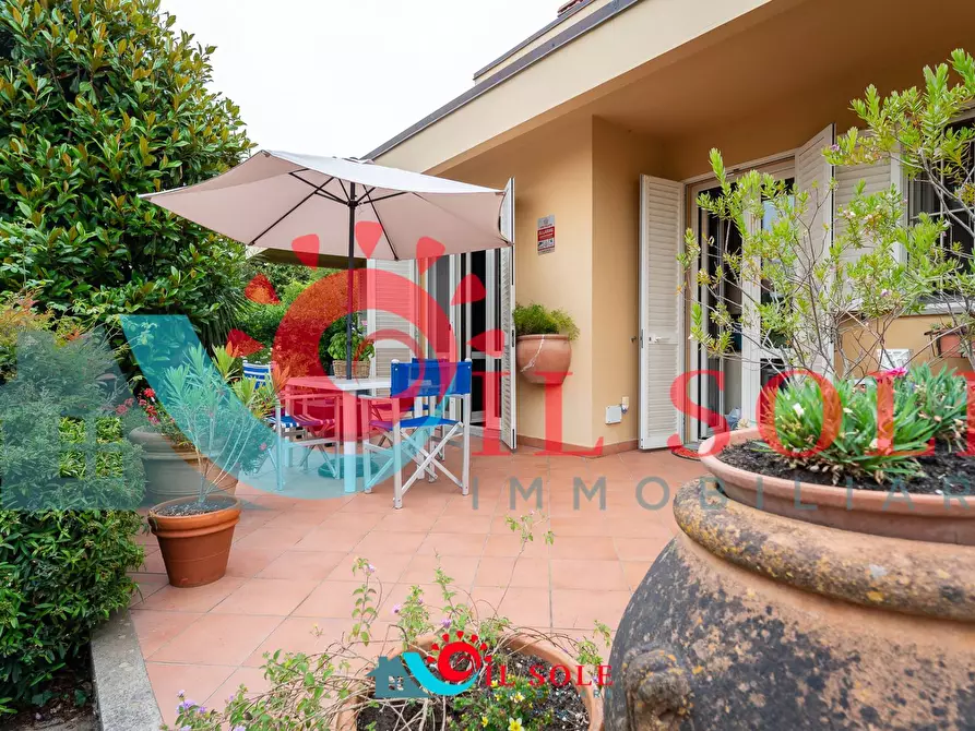 Immagine 7 di Villa in vendita  a Pisa