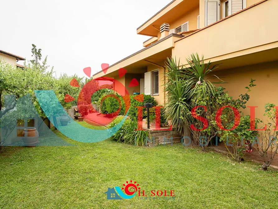 Immagine 9 di Villa in vendita  a Pisa