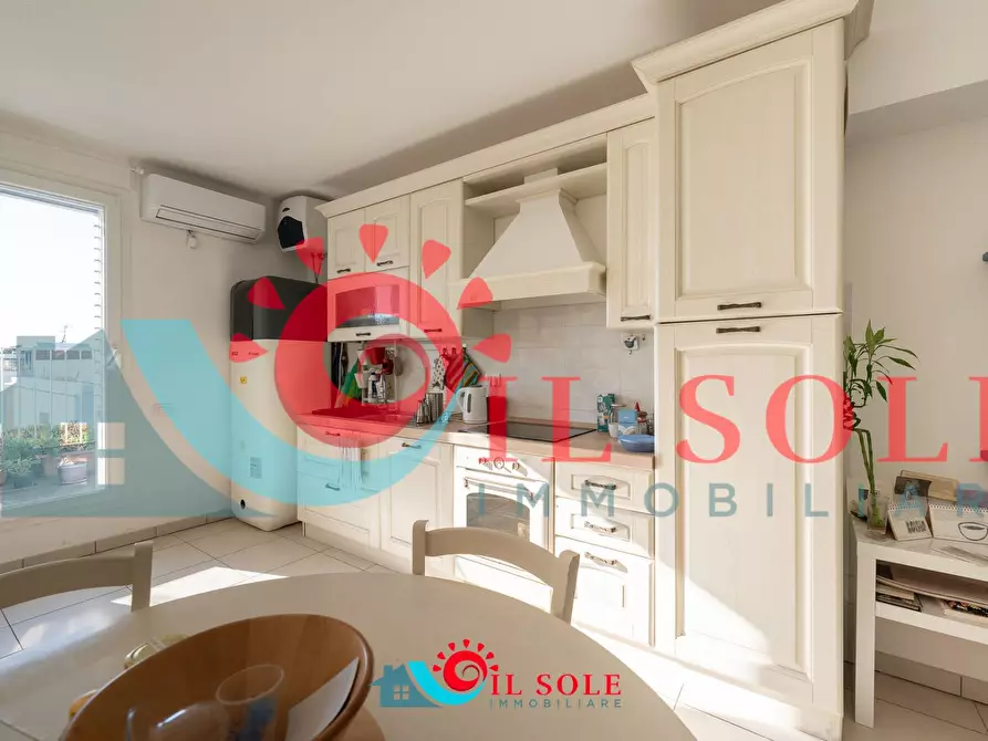 Immagine 2 di Appartamento in vendita  a Pisa