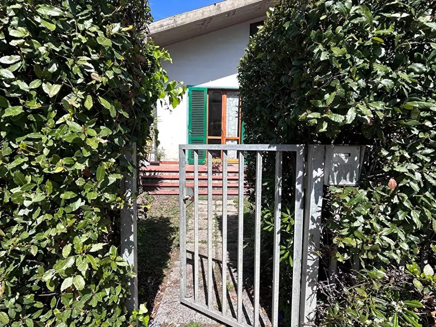 Immagine 1 di Appartamento in vendita  a Pisa