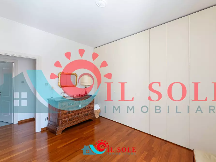 Immagine 33 di Appartamento in vendita  a Livorno