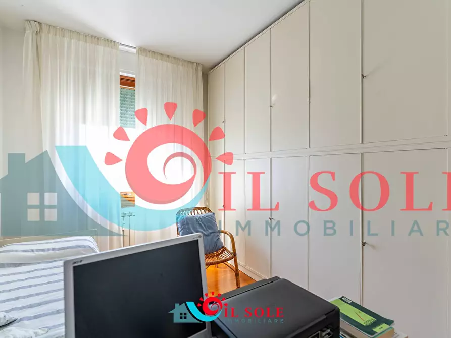 Immagine 41 di Appartamento in vendita  a Livorno