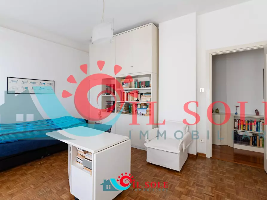 Immagine 36 di Appartamento in vendita  a Livorno