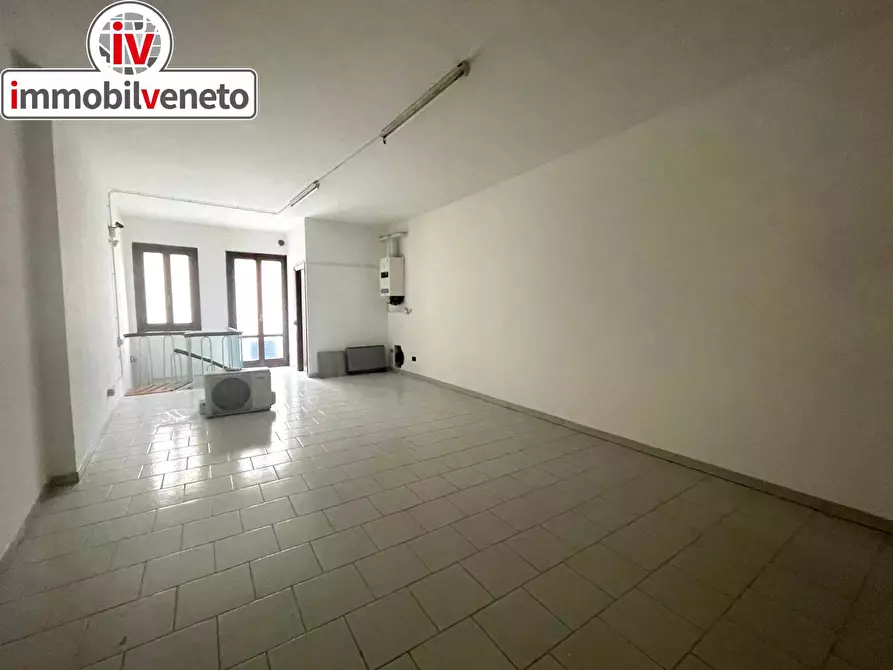 Immagine 21 di Attività commerciale in affitto  in VIA ROMA 52 a Alonte