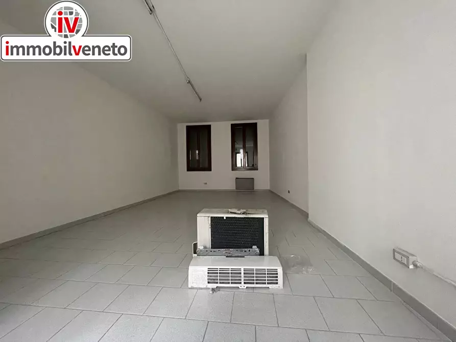 Immagine 32 di Attività commerciale in affitto  in VIA ROMA 52 a Alonte