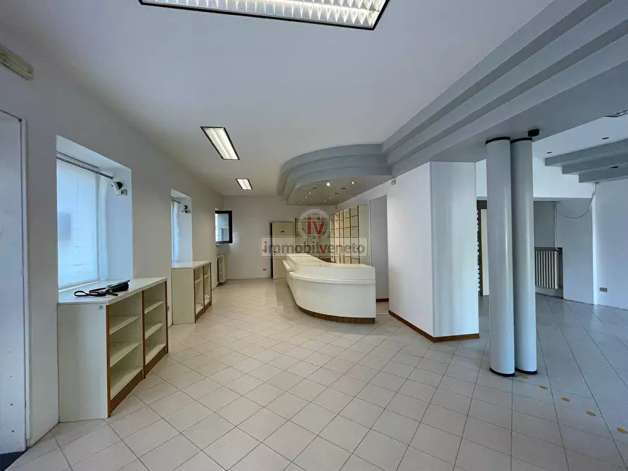 Immagine 4 di Negozio in affitto  in VIA IV NOVEMBRE a Brendola