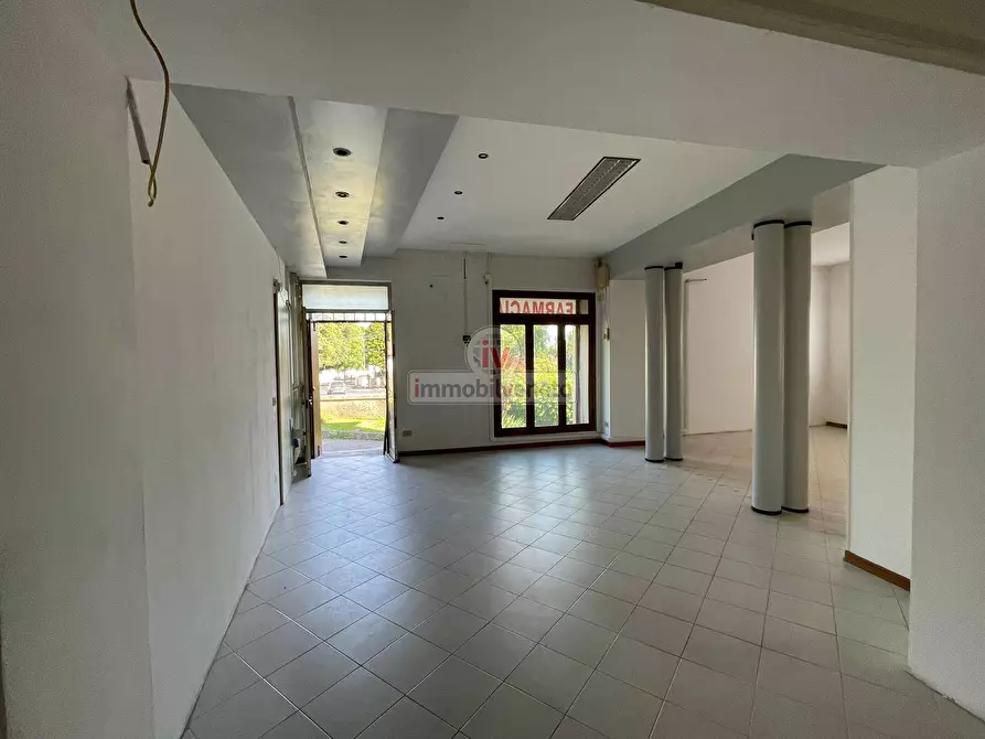 Immagine 6 di Negozio in affitto  in VIA IV NOVEMBRE a Brendola