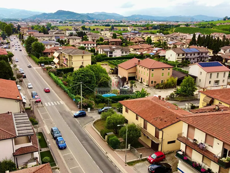 Immagine 1 di Casa indipendente in vendita  in VIA CANTARELLA a Brendola