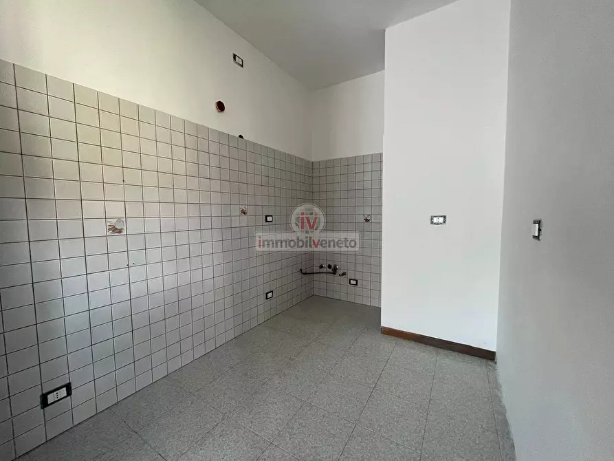 Immagine 8 di Appartamento in vendita  in VIA MONTE GRAPPA a Montebello Vicentino