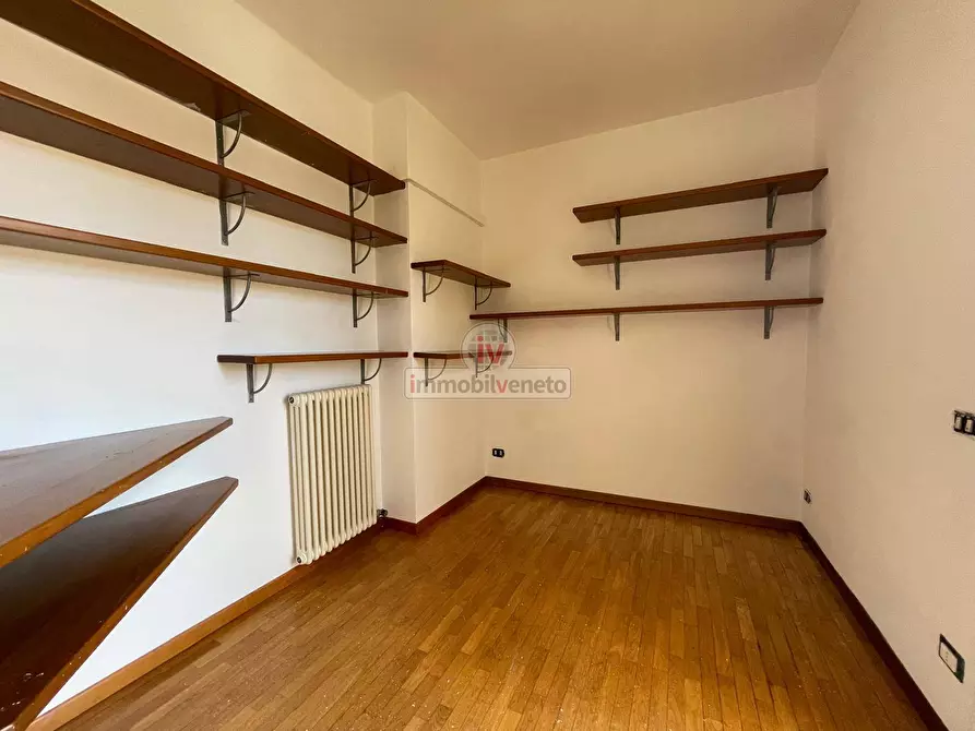 Immagine 13 di Appartamento in vendita  in VIA MONTE GRAPPA a Montebello Vicentino