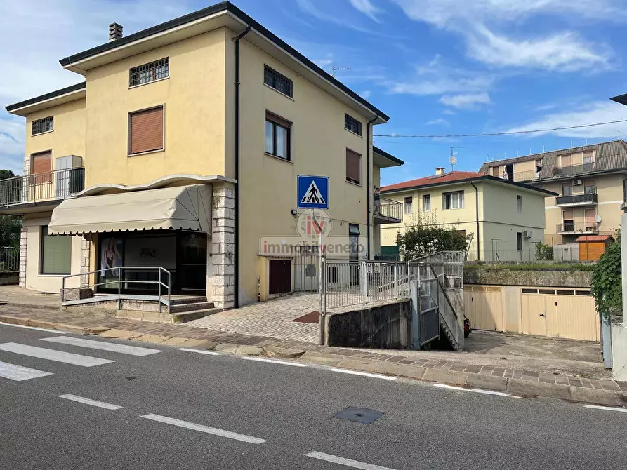 Immagine 31 di Appartamento in vendita  in VIA MONTE GRAPPA a Montebello Vicentino