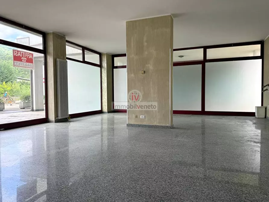 Immagine 3 di Negozio in affitto  in VIA MAZZOCCO a Chiampo