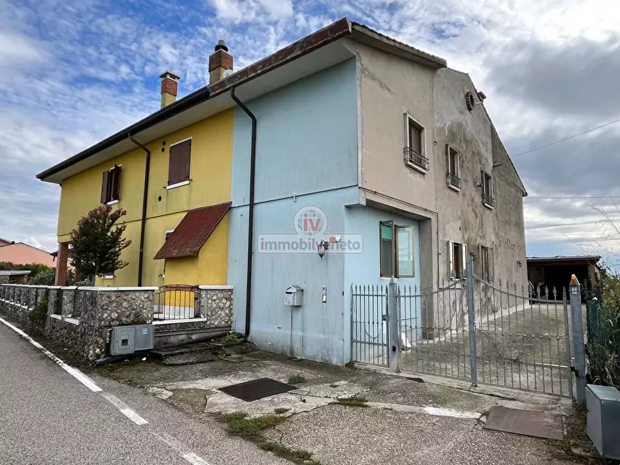 Immagine 1 di Casa semindipendente in vendita  in VIA TURATI a Alonte