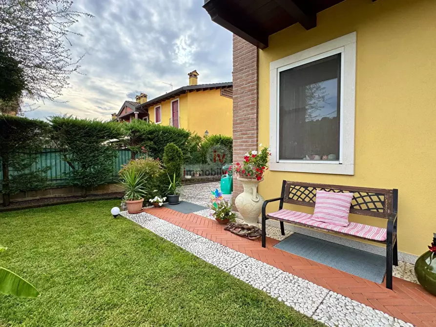 Immagine 10 di Casa semindipendente in vendita  in VIA DELL'AREONAUTICA a Bolzano Vicentino