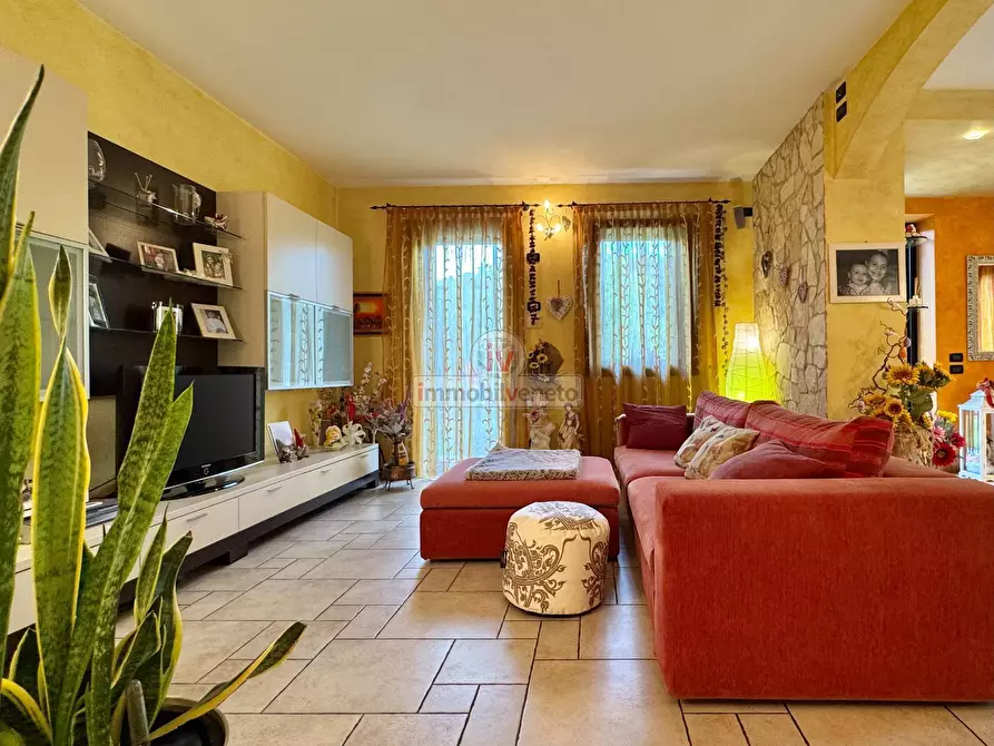 Immagine 11 di Casa semindipendente in vendita  in VIA DELL'AREONAUTICA a Bolzano Vicentino