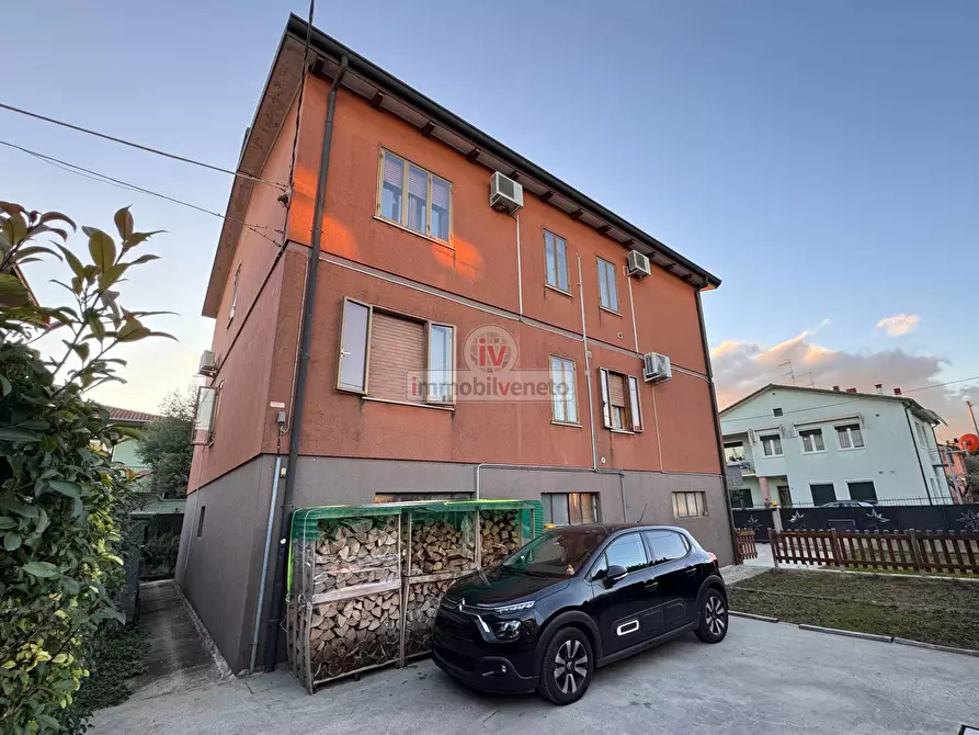 Immagine 33 di Appartamento in vendita  in Via Giarette a Montecchio Maggiore