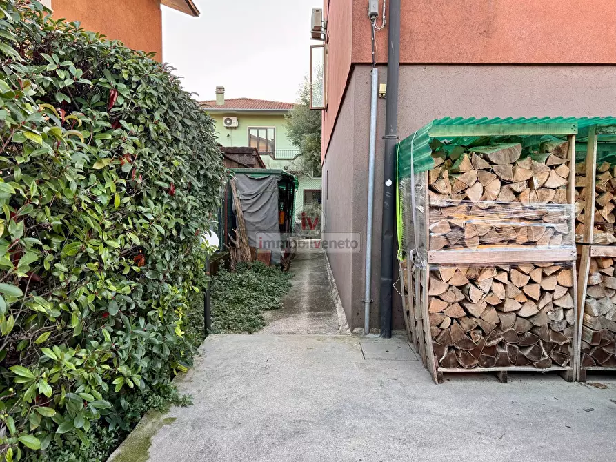 Immagine 28 di Appartamento in vendita  in Via Giarette a Montecchio Maggiore