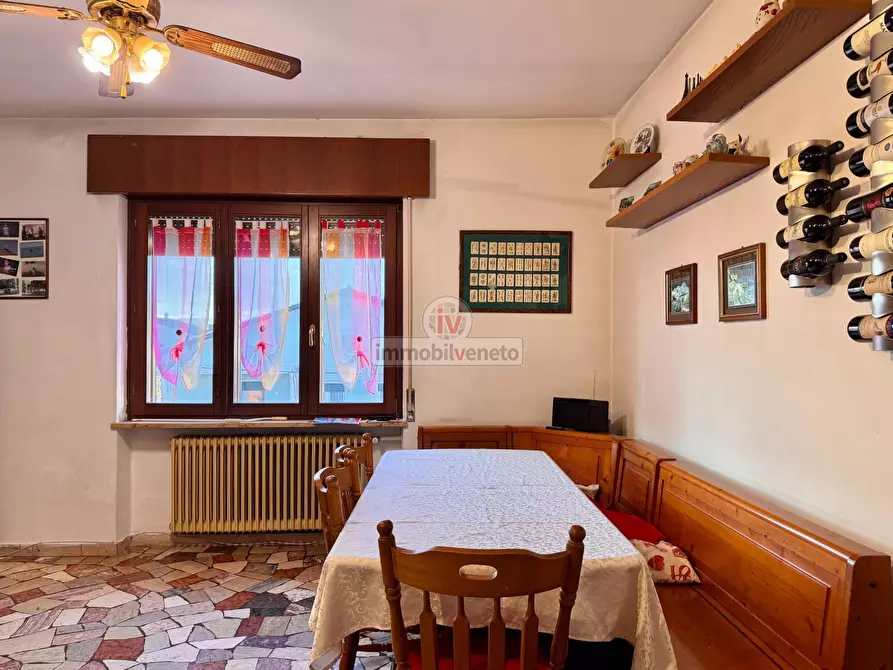 Immagine 3 di Appartamento in vendita  in Via Giarette a Montecchio Maggiore