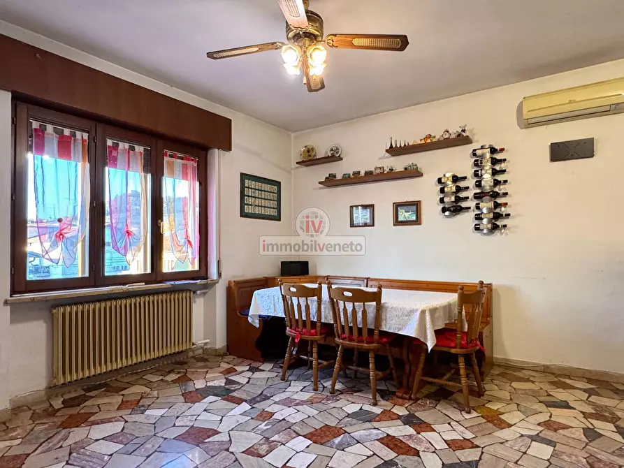 Immagine 6 di Appartamento in vendita  in Via Giarette a Montecchio Maggiore