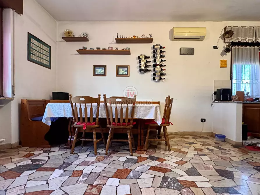 Immagine 7 di Appartamento in vendita  in Via Giarette a Montecchio Maggiore