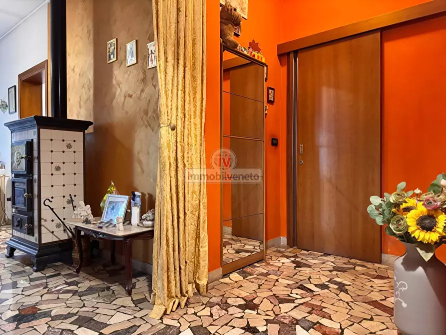 Immagine 13 di Appartamento in vendita  in Via Giarette a Montecchio Maggiore