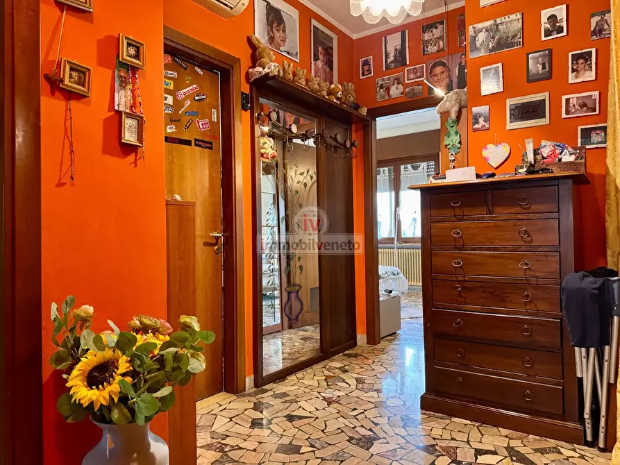 Immagine 14 di Appartamento in vendita  in Via Giarette a Montecchio Maggiore