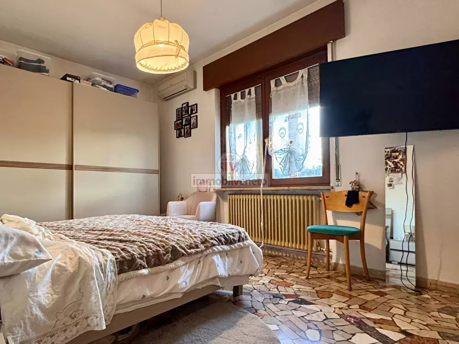 Immagine 15 di Appartamento in vendita  in Via Giarette a Montecchio Maggiore