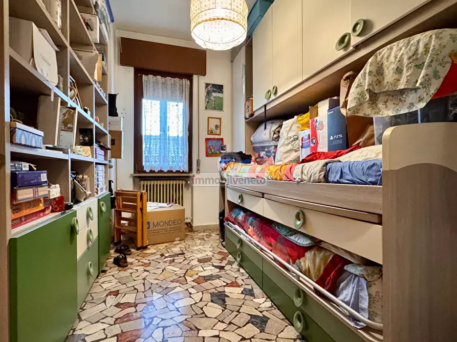 Immagine 17 di Appartamento in vendita  in Via Giarette a Montecchio Maggiore