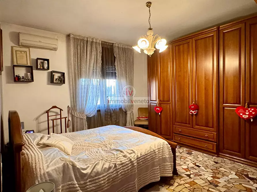 Immagine 22 di Appartamento in vendita  in Via Giarette a Montecchio Maggiore