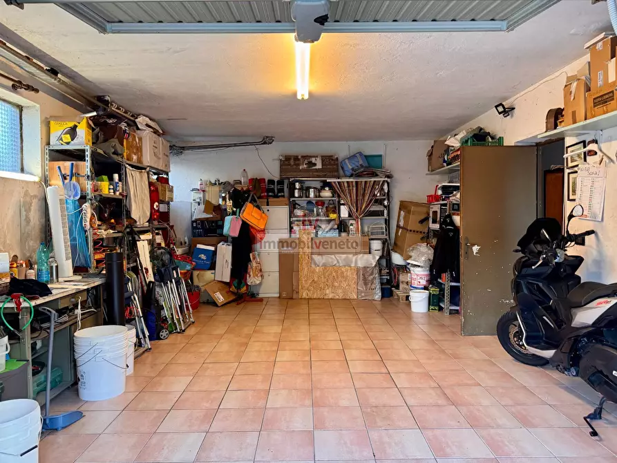 Immagine 24 di Appartamento in vendita  in Via Giarette a Montecchio Maggiore